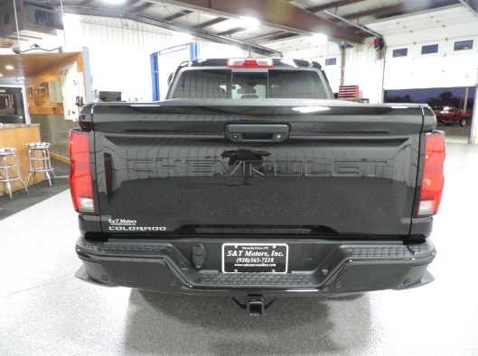 2023 Chev Colorado Z71 Black 013