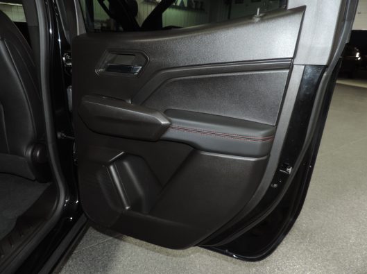 2023 Chev Colorado Z71 Black 021