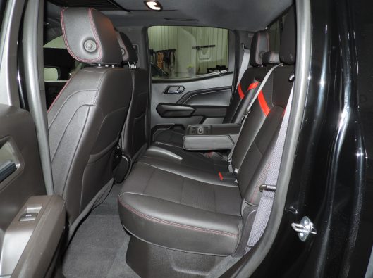 2023 Chev Colorado Z71 Black 024