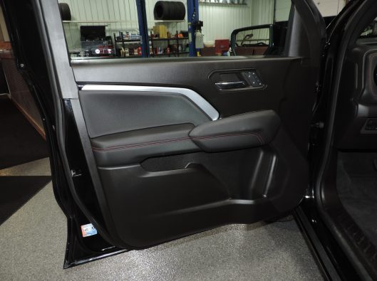 2023 Chev Colorado Z71 Black 025