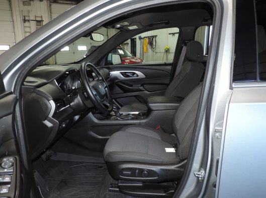 2023 Chev Traverse LT FWD 029