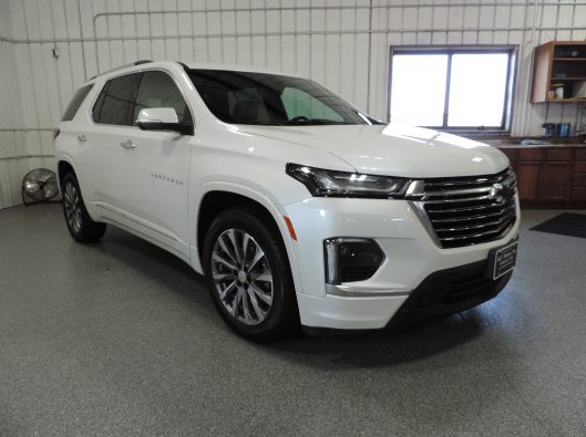 2023 Chev Traverse Premier White 008