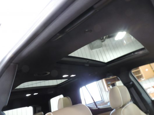 2023 Chev Traverse Premier White 023