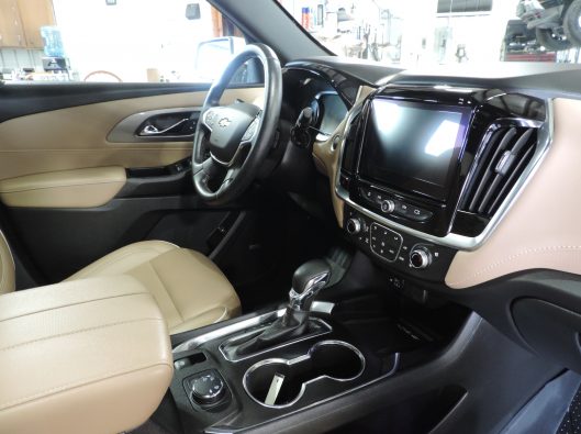2023 Chev Traverse Premier White 024