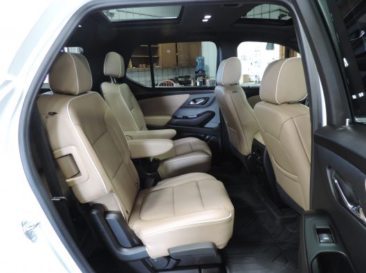 2023 Chev Traverse Premier White 026
