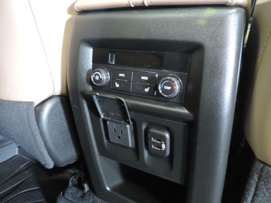 2023 Chev Traverse Premier White 027