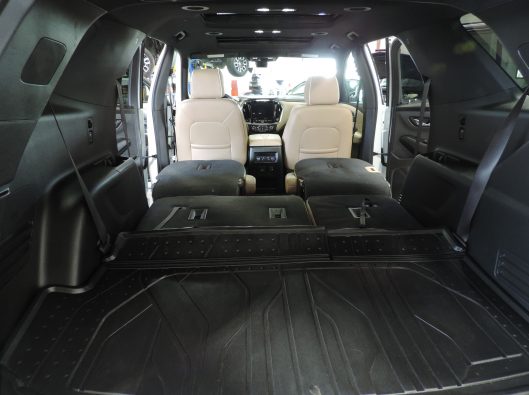 2023 Chev Traverse Premier White 030