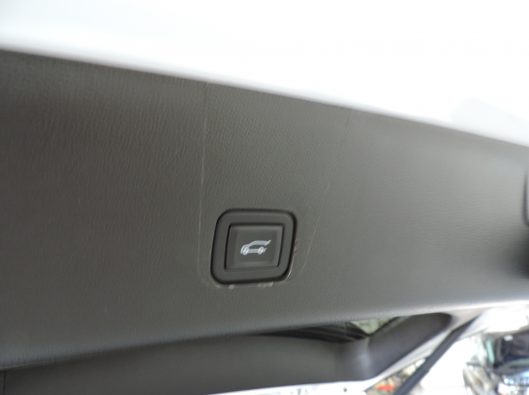 2023 Chev Traverse Premier White 031