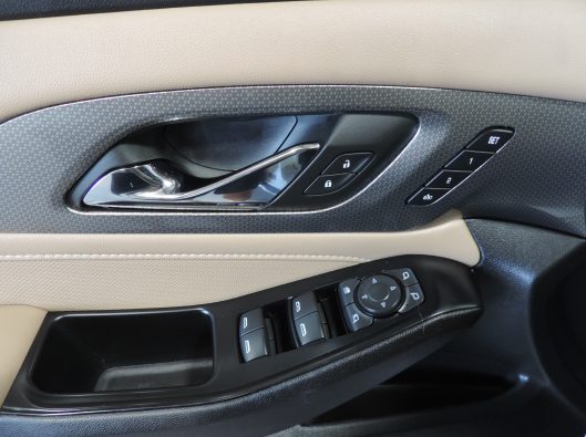 2023 Chev Traverse Premier White 035