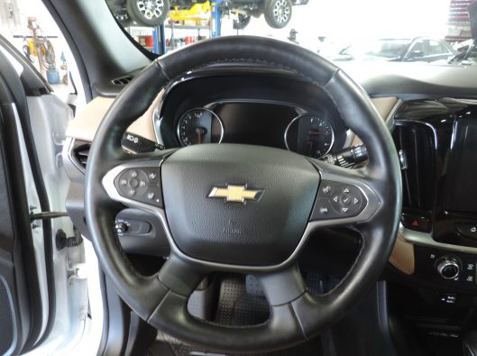 2023 Chev Traverse Premier White 041