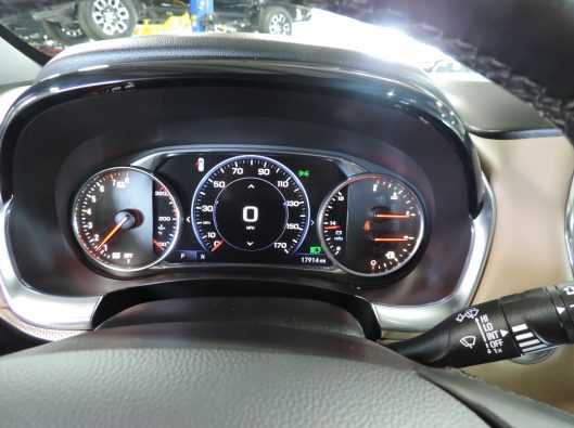 2023 Chev Traverse Premier White 043