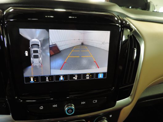 2023 Chev Traverse Premier White 046