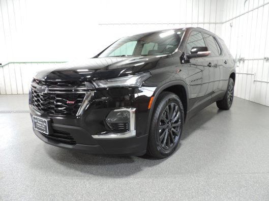 2023 Chev Traverse RS Black 001