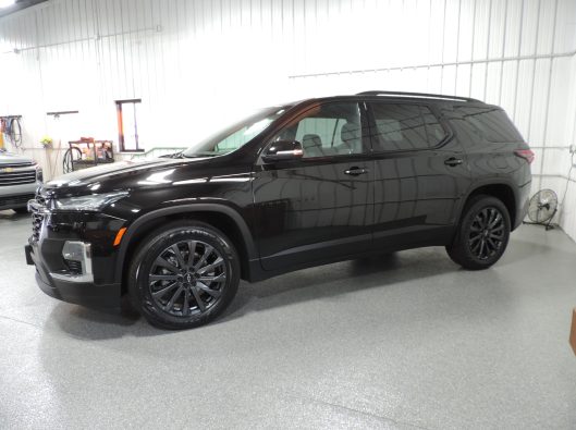 2023 Chev Traverse RS Black 004
