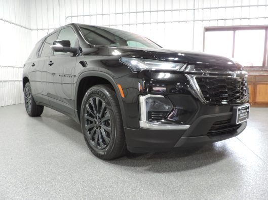 2023 Chev Traverse RS Black 008