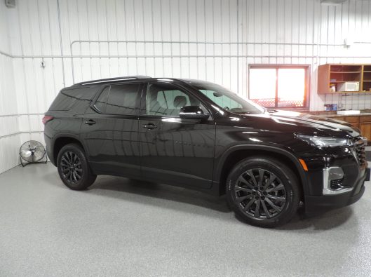 2023 Chev Traverse RS Black 010