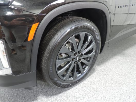 2023 Chev Traverse RS Black 014