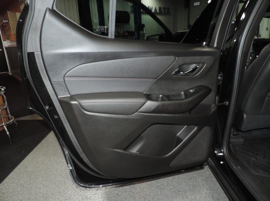 2023 Chev Traverse RS Black 030
