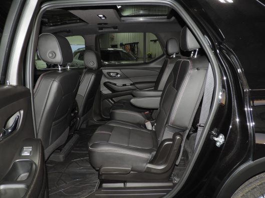 2023 Chev Traverse RS Black 031