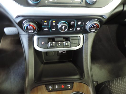2023 GMC Acadia Red 036
