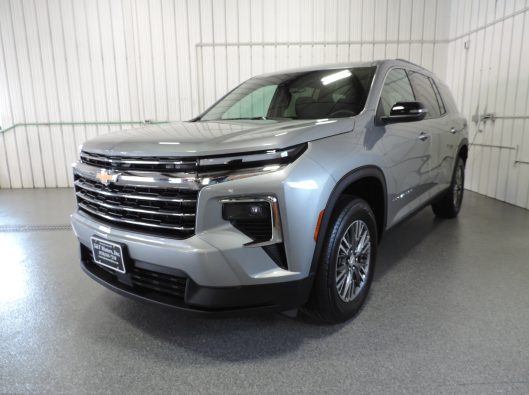 2025 Chev Traverse 2LT 123410 001