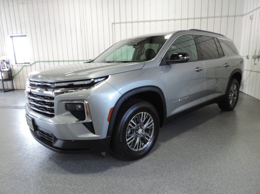 2025 Chev Traverse 2LT 123410 002