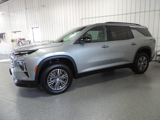 2025 Chev Traverse 2LT 123410 004