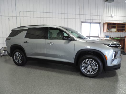 2025 Chev Traverse 2LT 123410 010