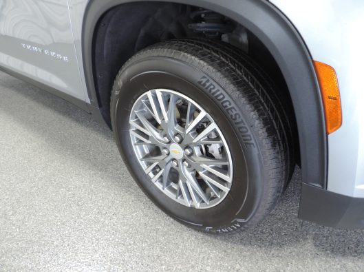 2025 Chev Traverse 2LT 123410 012