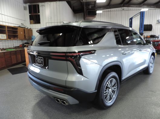 2025 Chev Traverse 2LT 123410 019