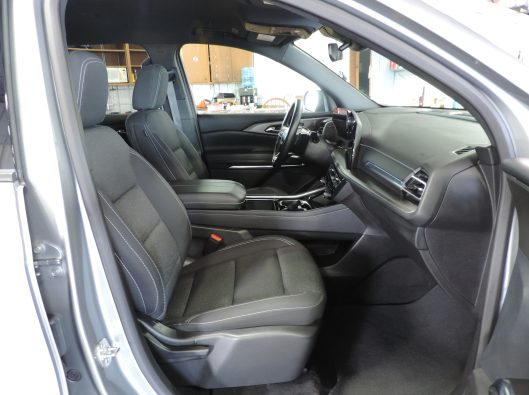 2025 Chev Traverse 2LT 123410 022