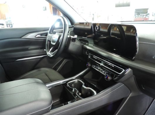 2025 Chev Traverse 2LT 123410 023