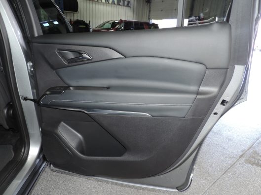 2025 Chev Traverse 2LT 123410 026