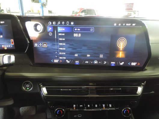 2025 Chev Traverse 2LT 123410 039