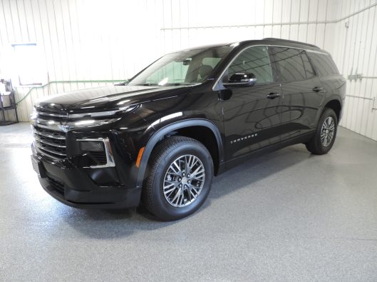 2025 Chev Traverse Black 002