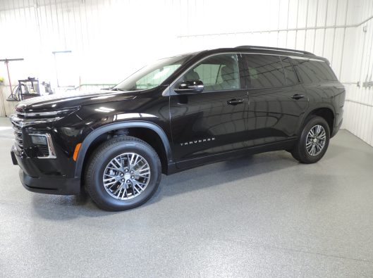 2025 Chev Traverse Black 003