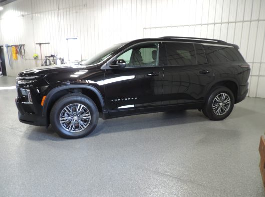 2025 Chev Traverse Black 004