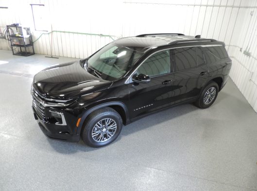 2025 Chev Traverse Black 013