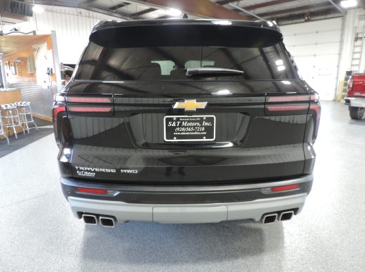 2025 Chev Traverse Black 014