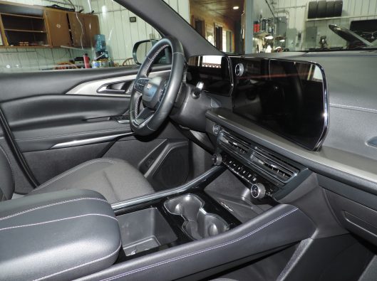 2025 Chev Traverse Black 020