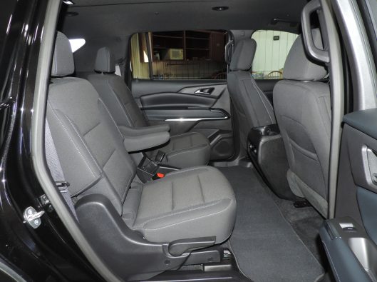 2025 Chev Traverse Black 022