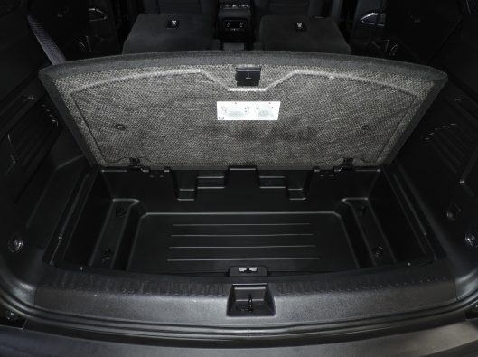 2025 Chev Traverse Black 027