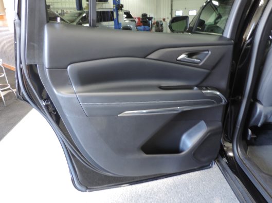 2025 Chev Traverse Black 029