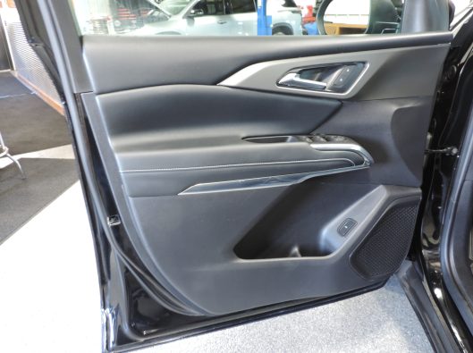 2025 Chev Traverse Black 031