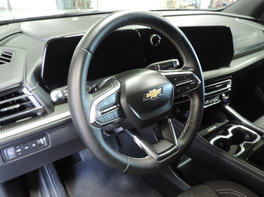 2025 Chev Traverse Black 035