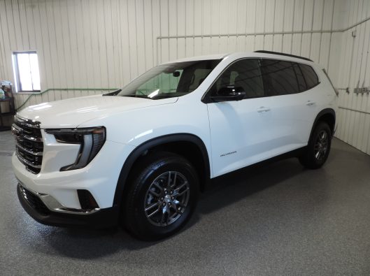 2025 GMC Acadia White 002