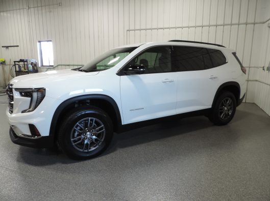 2025 GMC Acadia White 004
