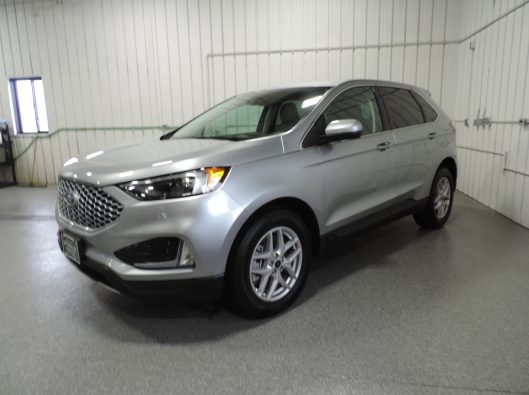 2024 Ford Edge SEL Silver 002