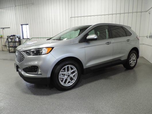 2024 Ford Edge SEL Silver 003