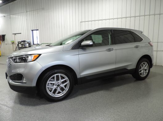 2024 Ford Edge SEL Silver 004